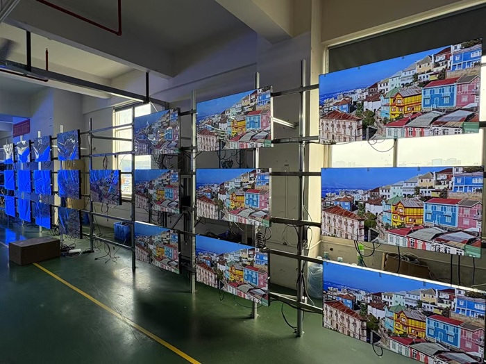 華邦瀛集團(tuán)老化測試液晶拼接屏